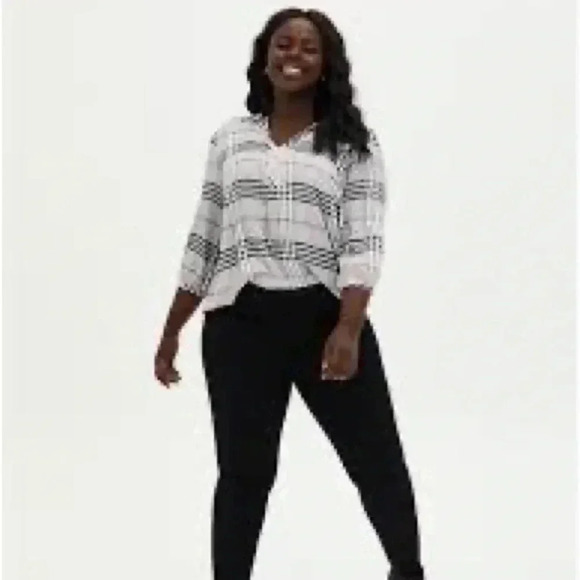 Torrid: BLACK & PEACH PLAID TWILL PEASANT BLOUSE 4X - Picture 2 of 9